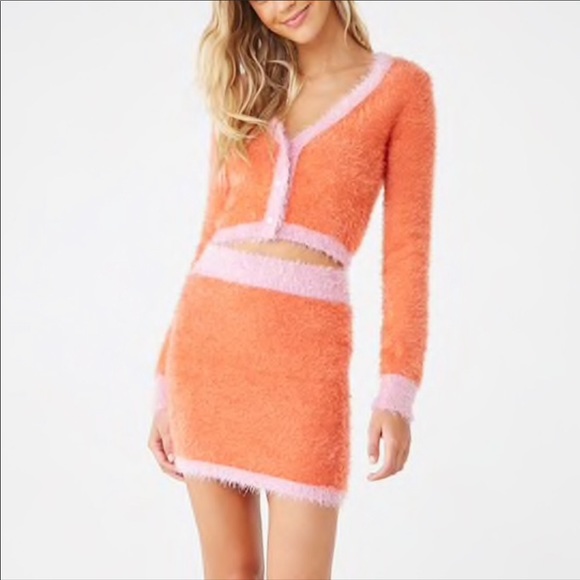 Forever 21 Dresses & Skirts - 🎉HP🎉🏷*3 𝓕𝓞𝓡 $10*🏷 Orange/pink fuzzy skirt